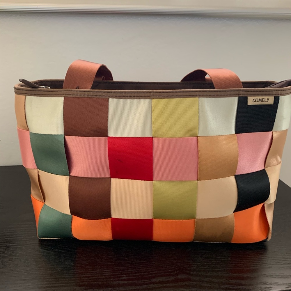 Comely Handbag 👜 - Picture 9 of 13